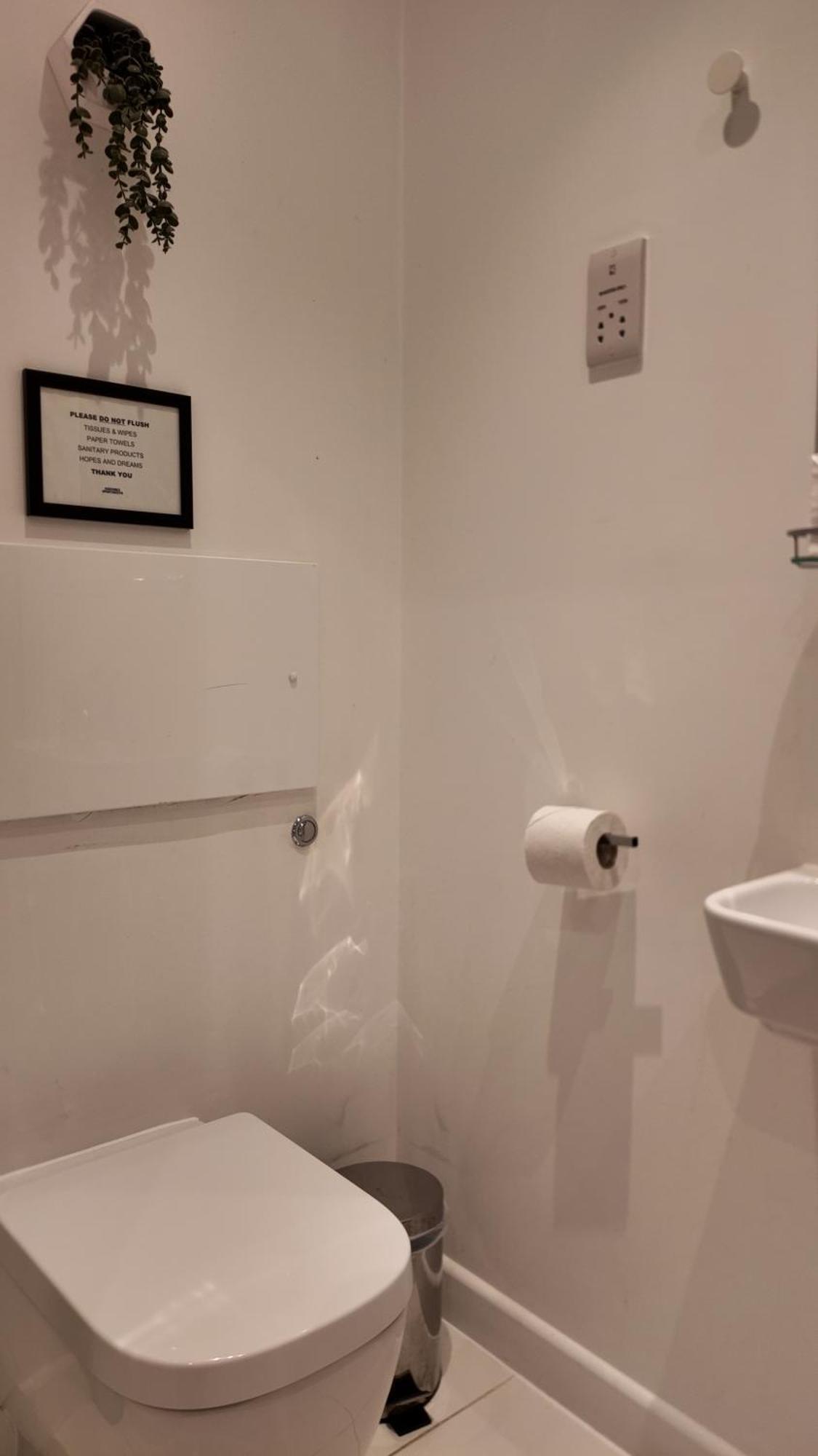 Sleep6 In Leicester Square, Soho Vr7 ลอนดอน ภายนอก รูปภาพ